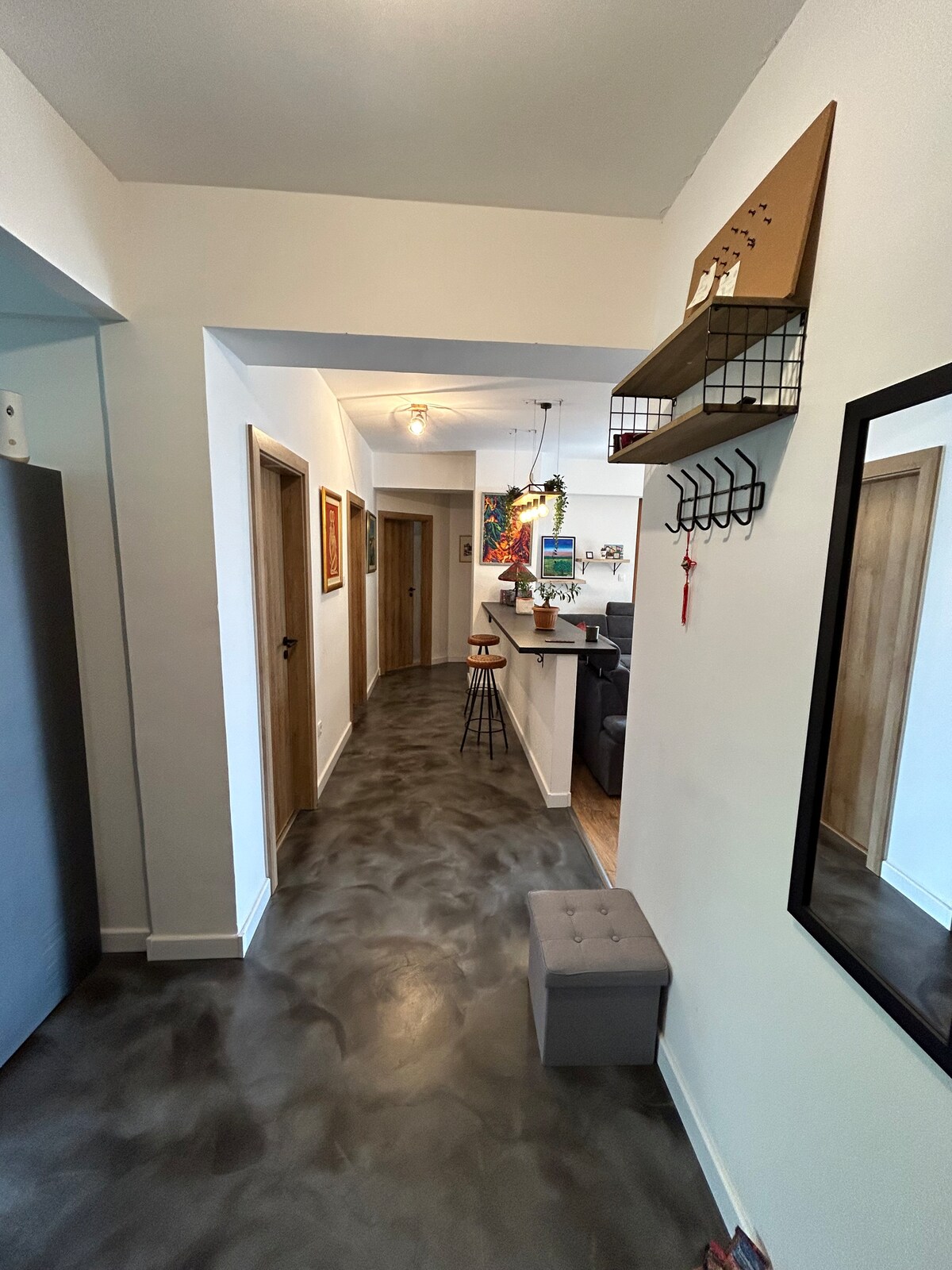 Living room & dining area 8