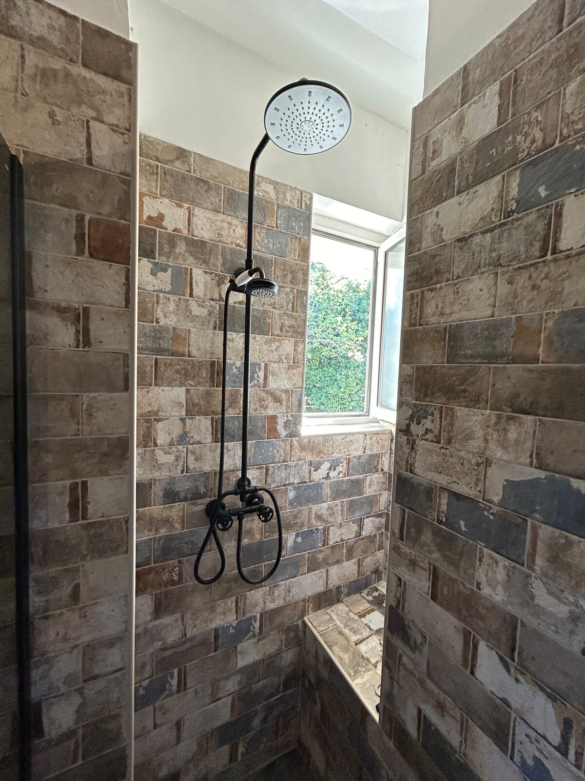 Full bathroom 3